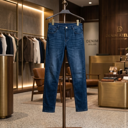 STRAIGHT FIT BLUE JEANS